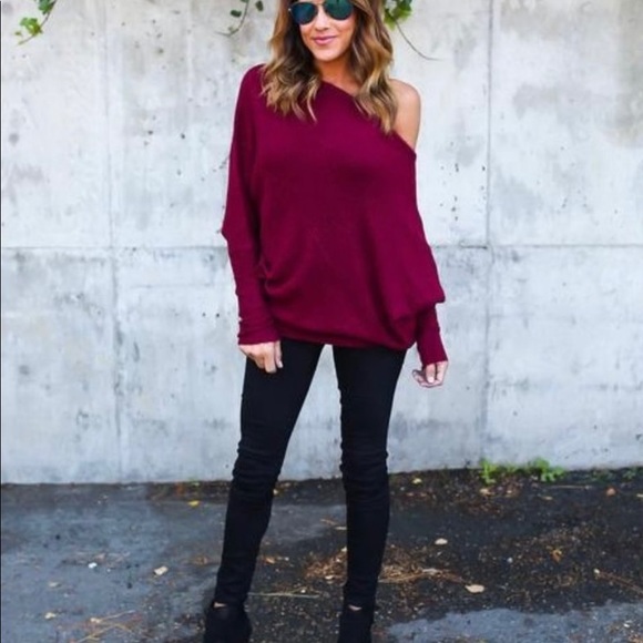 🎉HP🎉 Off-the shoulder ribbed knit sweater - Picture 3 of 4